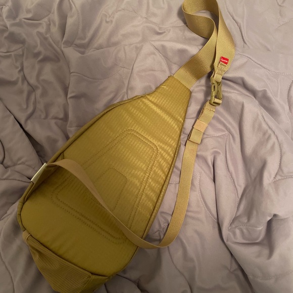 Supreme sling bag ss21 tan brand new - Picture 2 of 2